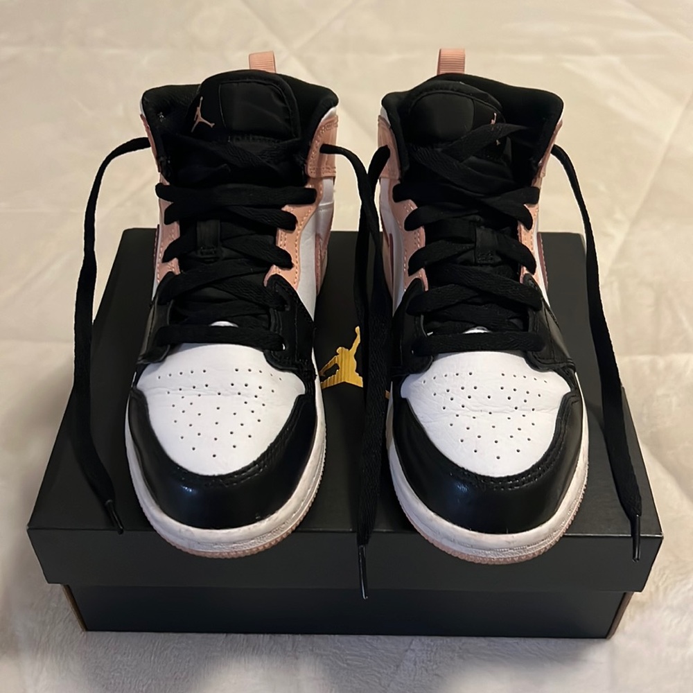 Jordan 1 mid